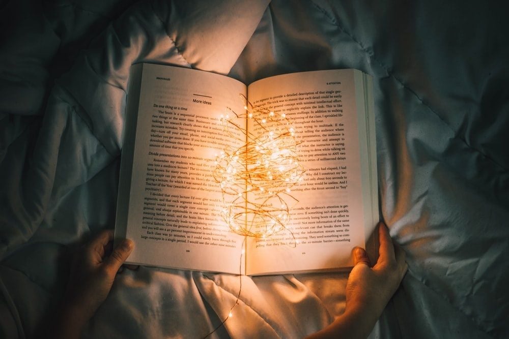 Yatmadan Önce Kitap Okumanız İçin 5 Neden